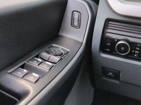 Used 2024 Ford F350 XLT image 17