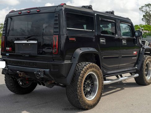 Used 2004 HUMMER H2 w/ Preferred Equipment Group image 8