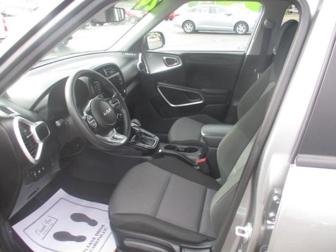 Used 2024 Kia Soul LX w/ Option Group 015 image 5
