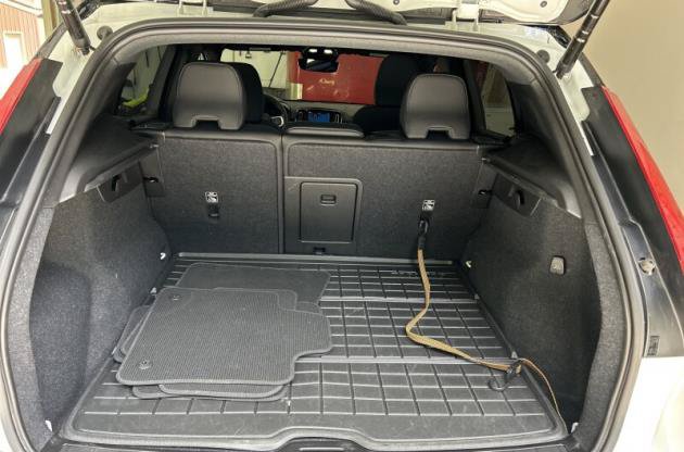 Used 2023 Volvo XC40 Recharge Plus w/ Protection Package Premier AWD/4WD image 7