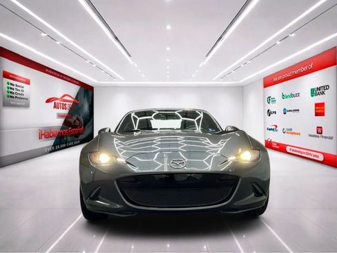 Used 2017 MAZDA MX-5 Miata RF Grand Touring image 3