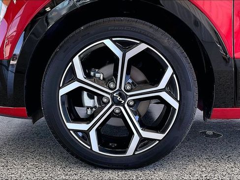 Used 2025 Kia Niro EX Touring FWD image 9