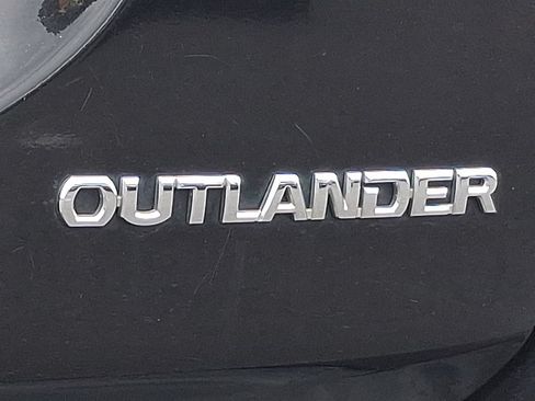 Used 2016 Mitsubishi Outlander AWD image 27