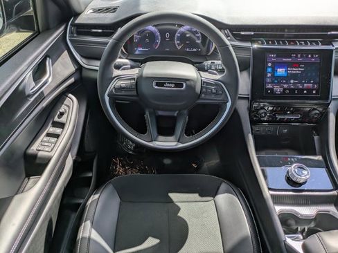 New 2025 Jeep Grand Cherokee L Altitude image 14