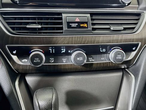 Used 2018 Honda Accord EX image 17