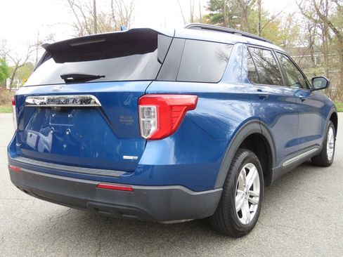 Used 2020 Ford Explorer XLT AWD/4WD image 5