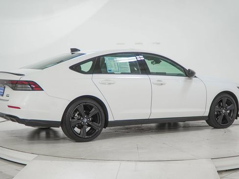 Used 2025 Honda Accord Sport image 12