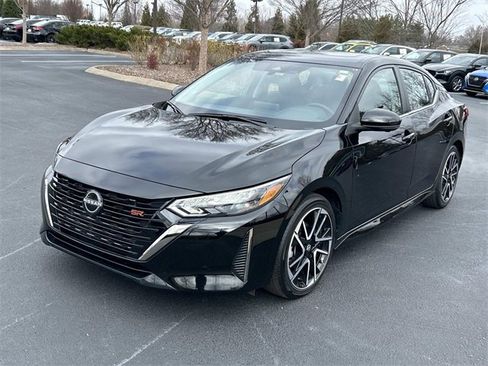 Used 2025 Nissan Sentra SR w/ SR Premium Package image 8