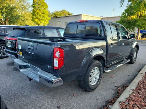 Used 2014 Nissan Frontier SV w/ SV Value Truck Package RWD image 21
