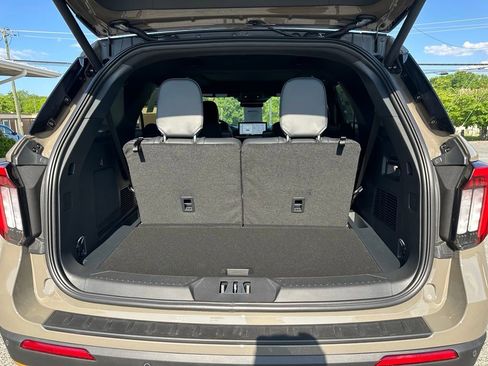 New 2026 Ford Explorer Tremor w/ Tremor Ultimate Package AWD/4WD image 43