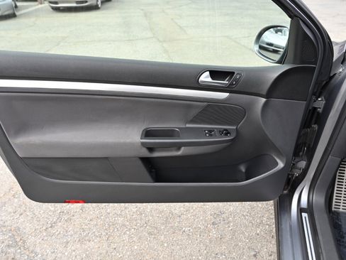 Used 2009 Volkswagen GTI 2-Door image 23