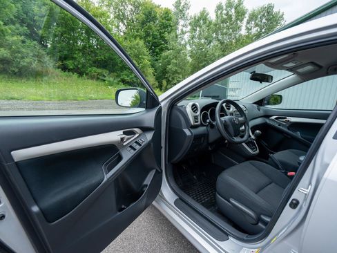 Used 2012 Toyota Matrix L w/ L Sport Pkg FWD image 12