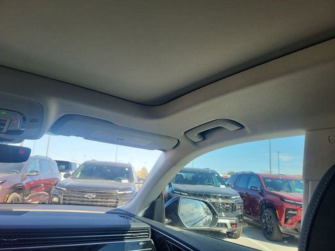 Used 2023 Audi Q8 Premium Plus image 12