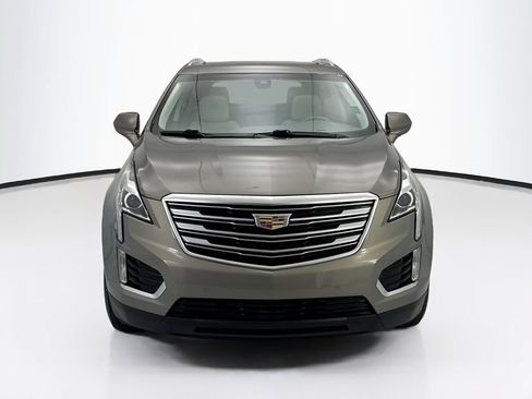 Used 2017 Cadillac XT5 Luxury w/ Driver Awareness Package FWD image 2
