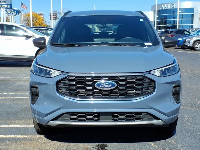 Used 2024 Ford Escape ST-Line w/ Tech Pack #1 AWD/4WD image 3