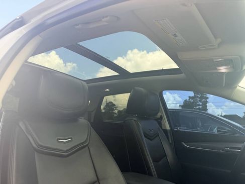 Used 2017 Cadillac XT5 Luxury w/ Driver Awareness Package FWD image 12