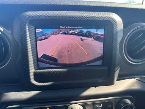 Used 2022 Jeep Wrangler Unlimited Sport S image 22