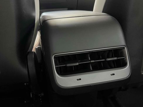 Used 2023 Tesla Model 3 Standard Range image 64