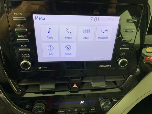 Used 2023 Toyota Camry SE image 11