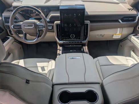 New 2026 GMC Yukon XL Denali w/ Denali Reserve Package RWD image 18