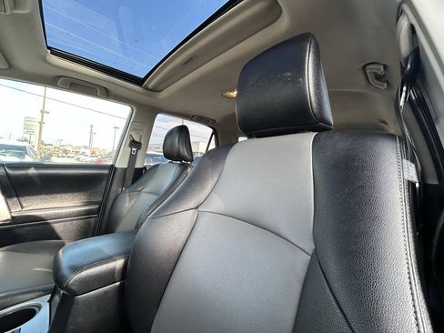 Used 2014 Toyota 4Runner Limited image 15