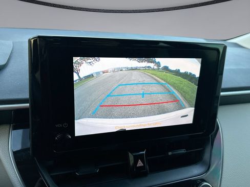 Used 2023 Toyota Corolla LE FWD image 22