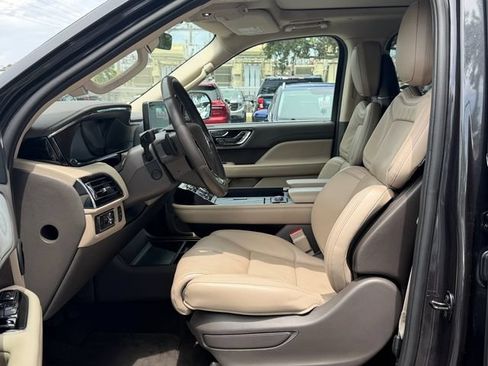 Used 2024 Lincoln Navigator L Reserve AWD/4WD image 12