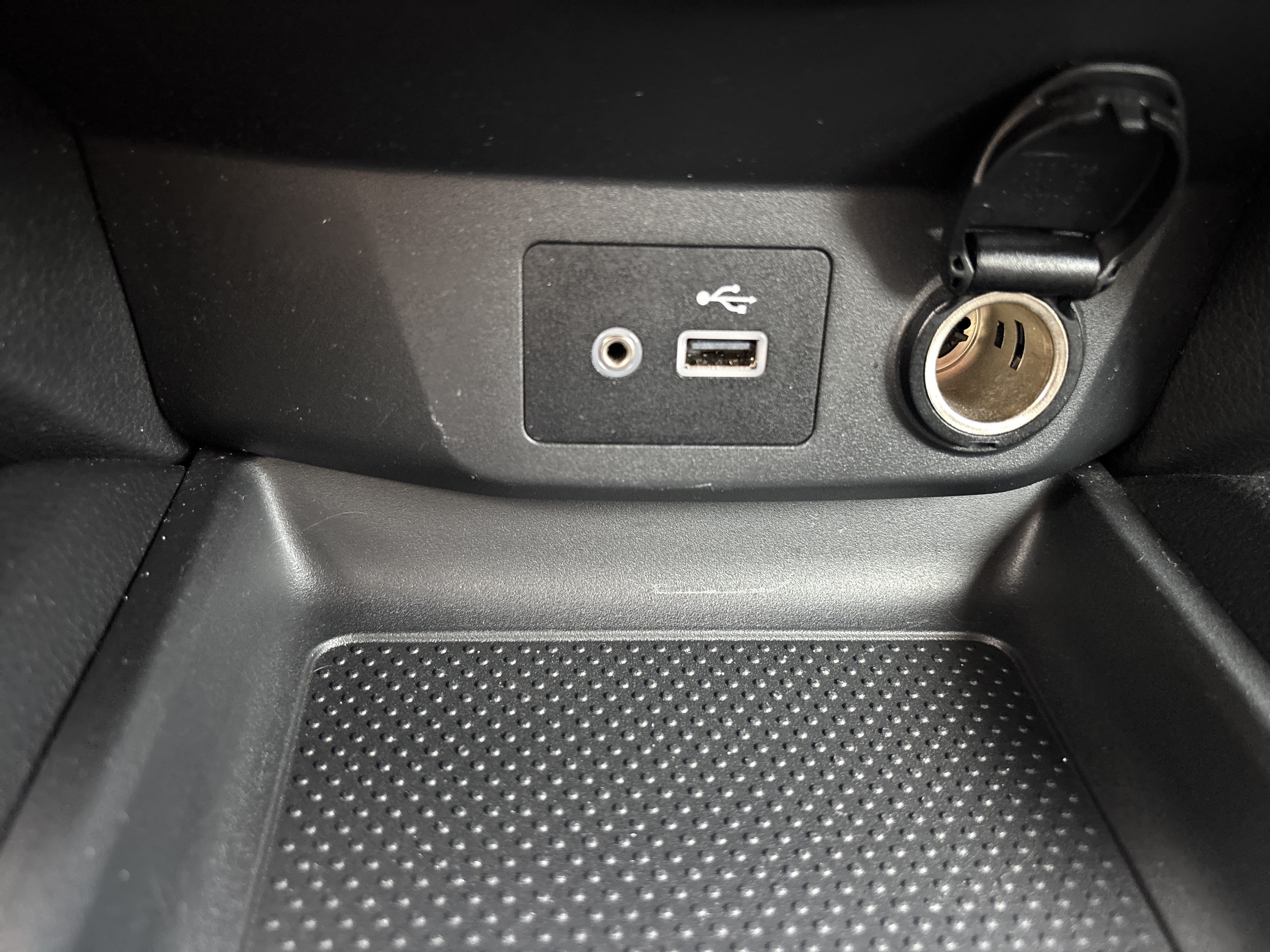 Used 2018 Nissan Rogue SV FWD image 15