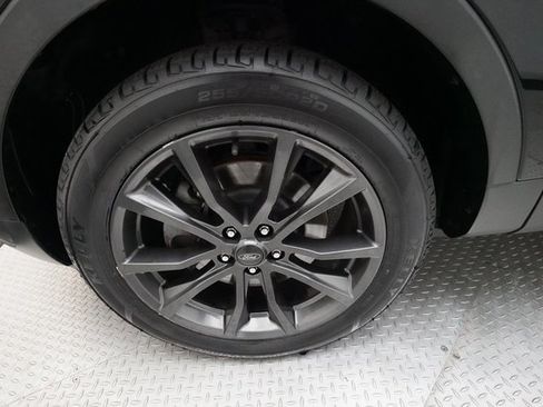 Used 2018 Ford Explorer XLT w/ Equipment Group 202A image 29