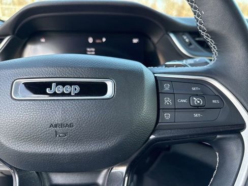 Used 2022 Jeep Grand Cherokee Altitude image 39