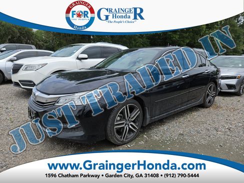 Used 2017 Honda Accord Touring image 1