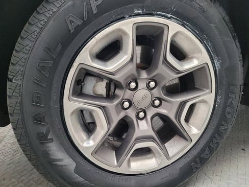 Used 2019 Jeep Cherokee Trailhawk AWD/4WD image 31