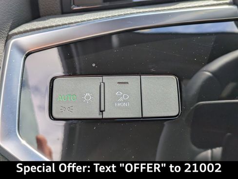 New 2025 Audi Q3 2.0T Premium image 26