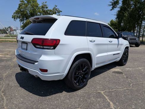 Used 2021 Jeep Grand Cherokee Laredo X RWD image 4
