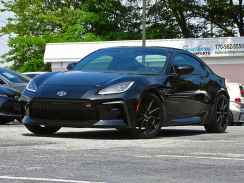 Used 2023 Toyota GR86 Premium RWD image 2