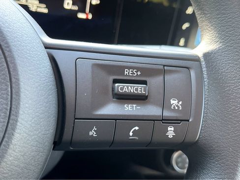Used 2025 Nissan Kicks SV FWD image 15