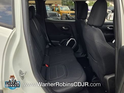 Used 2018 Jeep Renegade Latitude FWD image 16