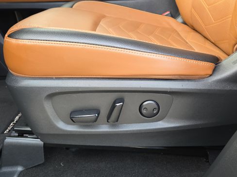 Used 2024 Nissan Pathfinder Platinum w/ Cargo Package image 20