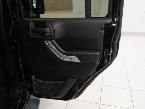 Used 2013 Jeep Wrangler Unlimited Sahara w/ Max Tow Pkg AWD/4WD image 23