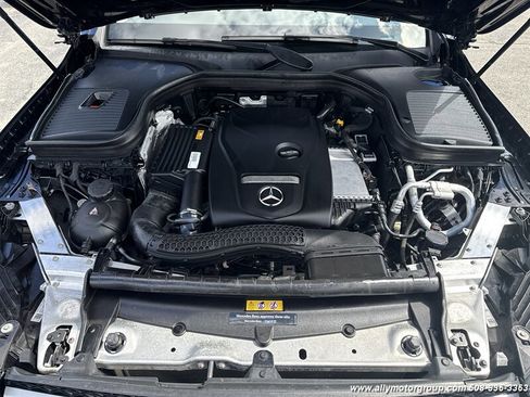 Used 2019 Mercedes-Benz GLC 300 4MATIC image 15