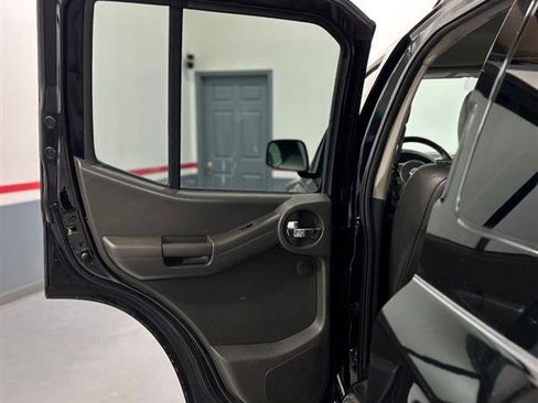 Used 2012 Nissan Xterra PRO-4X w/ Pro-4x Leather Pkg image 12