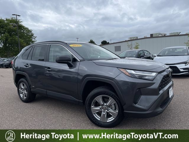 Certified 2025 Toyota RAV4 LE AWD/4WD image 1