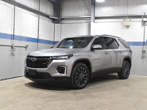 Used 2023 Chevrolet Traverse RS AWD/4WD image 2