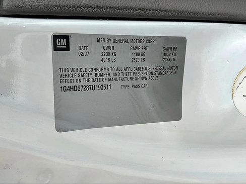 Used 2007 Buick Lucerne CXL image 31