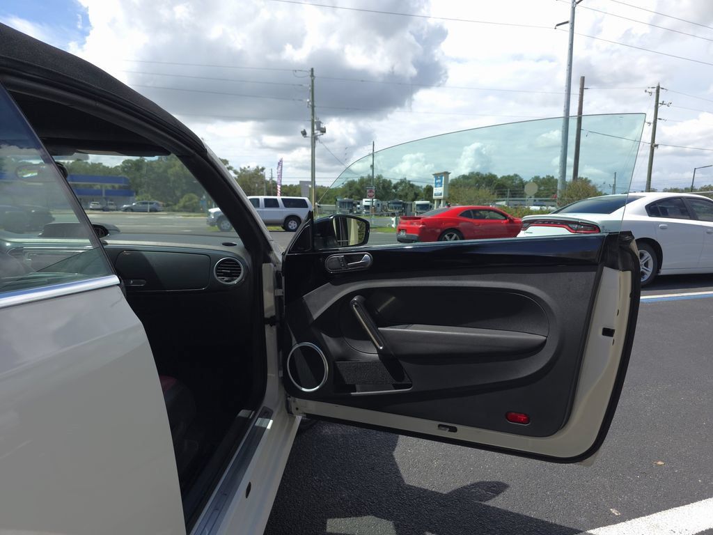 Used 2014 Volkswagen Beetle R-Line FWD image 14
