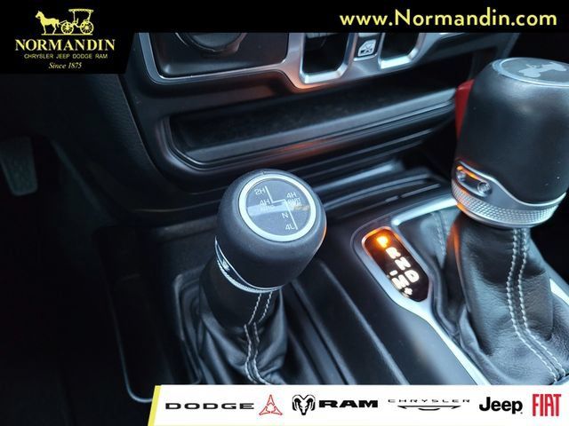 Used 2022 Jeep Wrangler Unlimited Sahara AWD/4WD image 13