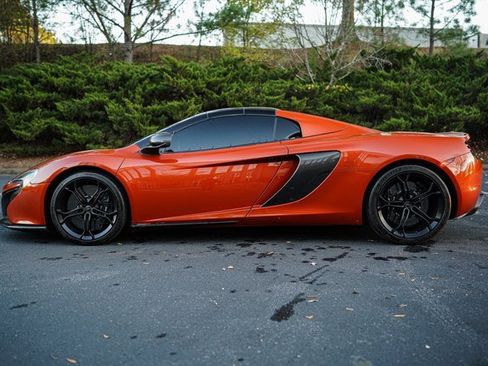 Used 2016 McLaren 650S Spider image 11