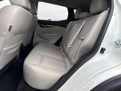 Used 2019 Nissan Rogue Sport SL w/ Premium Package FWD image 9