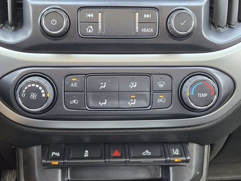 Used 2022 Chevrolet Colorado LT w/ Fleet Safety Package RWD image 19