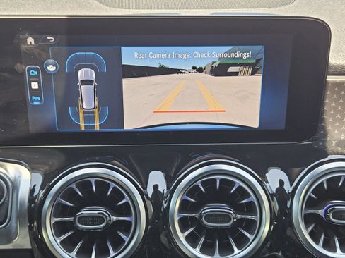 Certified 2025 Mercedes-Benz GLB 250 4MATIC image 10